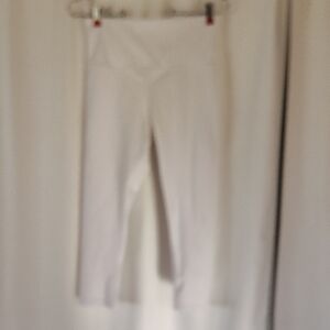 Athleta Cream Elation Capri Leggings